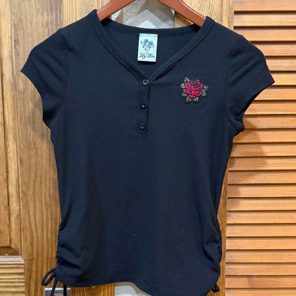 Lily blush black ribbed crop